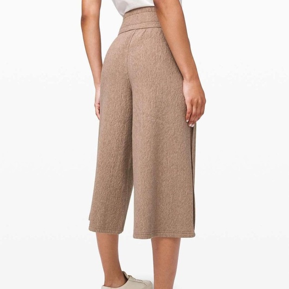 NWT Lululemon Retreat Yourself Wide Leg Crop Pant in Heathered Soft Sand sz 6 - Picture 3 of 10